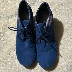 TOMS wedges